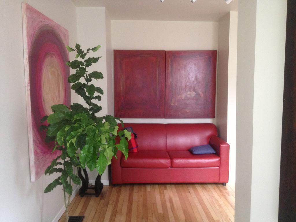 Le 253 Bed & Breakfast 3*